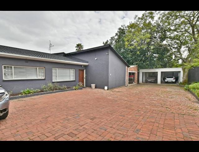 5 BEDROOM HOUSE FOR SALE IN LOMBARDY EAST